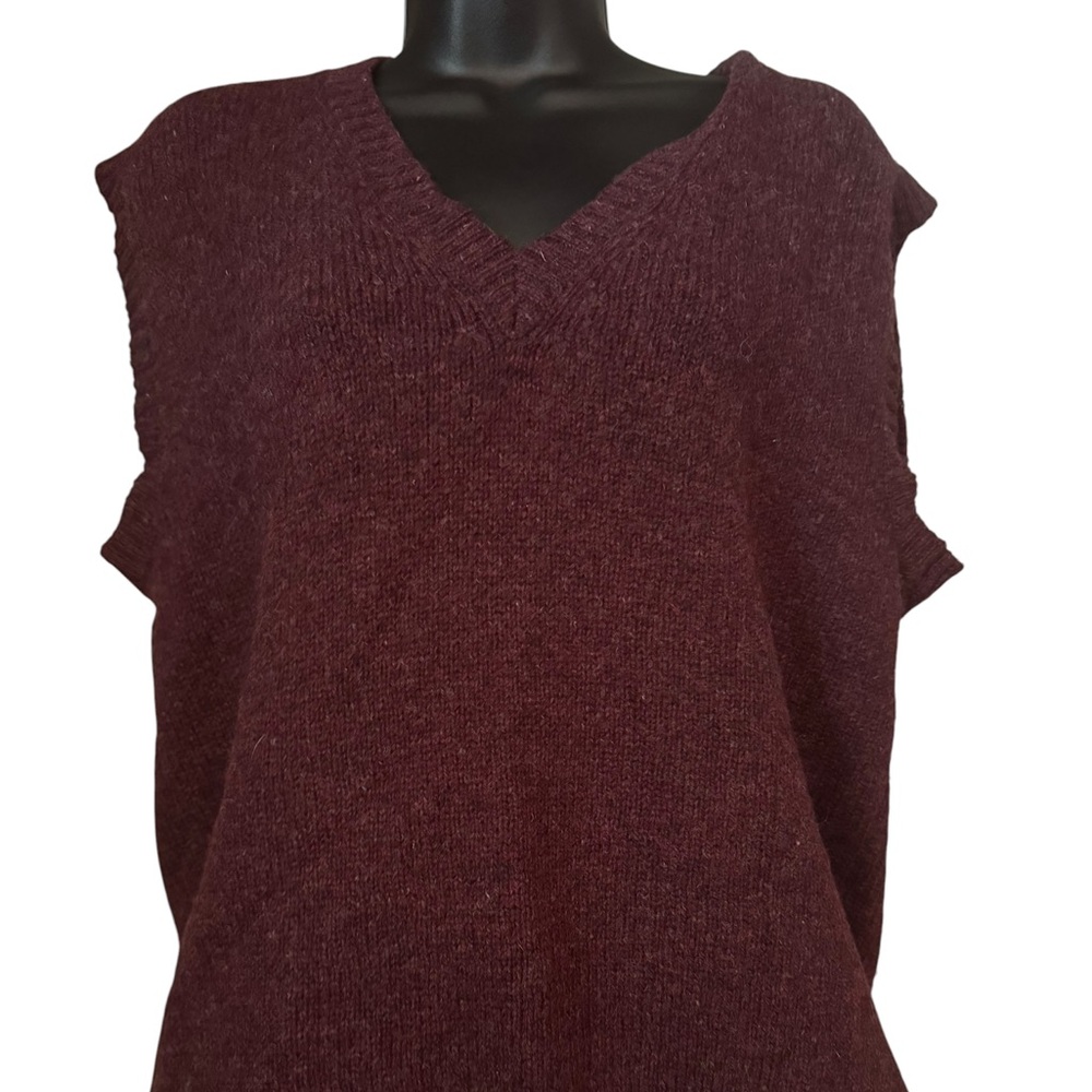 Source Unknown Women's V-Neck Sleeveless Sweater Vest - Maroon